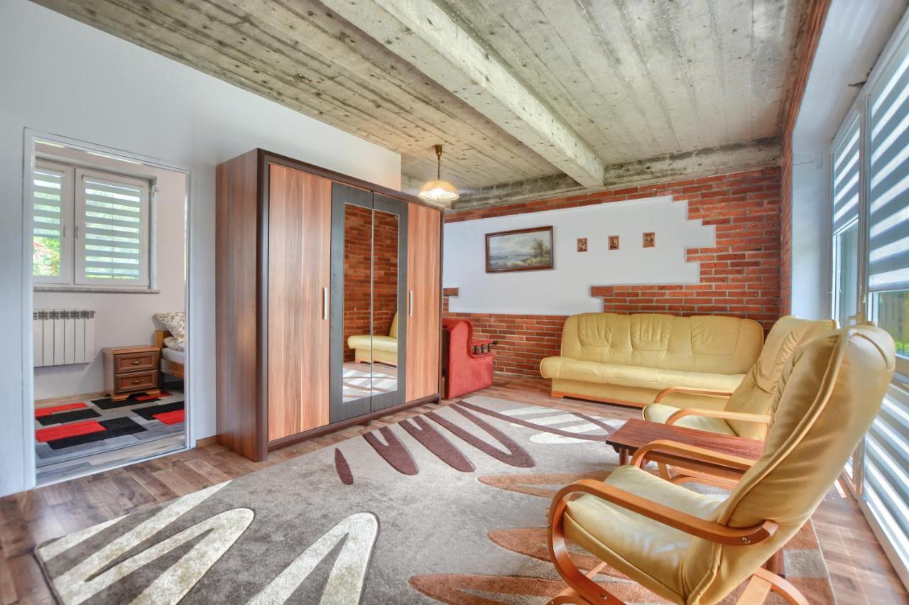 Ceglany Apartament Ustrzyki Dolne Ngoại thất bức ảnh