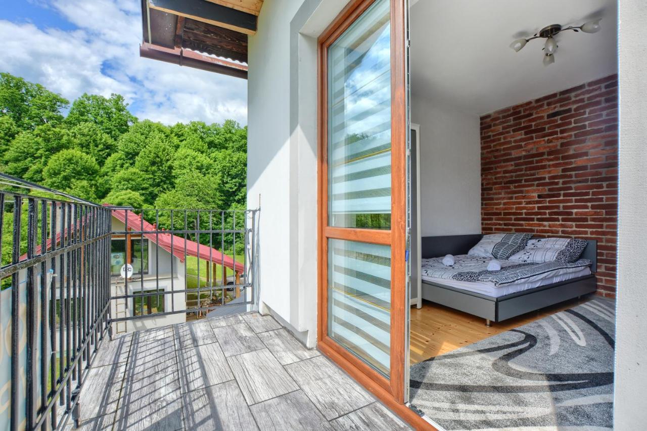 Ceglany Apartament Ustrzyki Dolne Ngoại thất bức ảnh