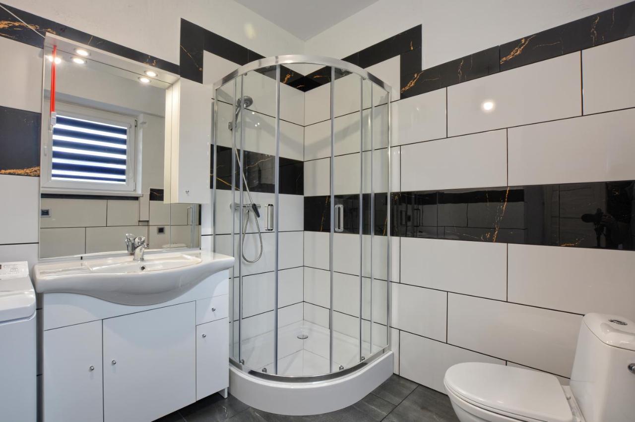 Ceglany Apartament Ustrzyki Dolne Ngoại thất bức ảnh