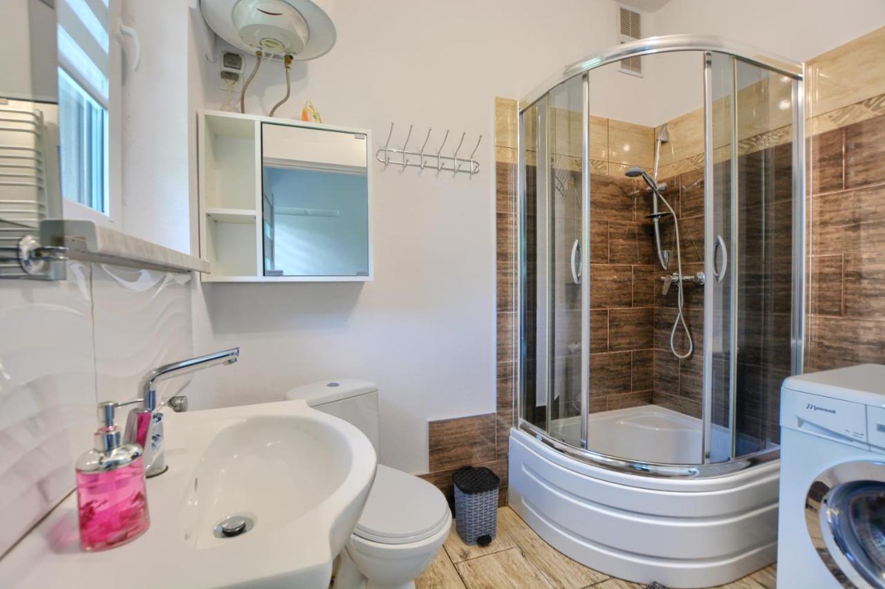 Ceglany Apartament Ustrzyki Dolne Ngoại thất bức ảnh