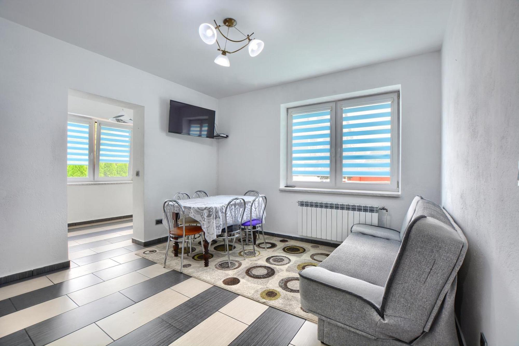Ceglany Apartament Ustrzyki Dolne Ngoại thất bức ảnh